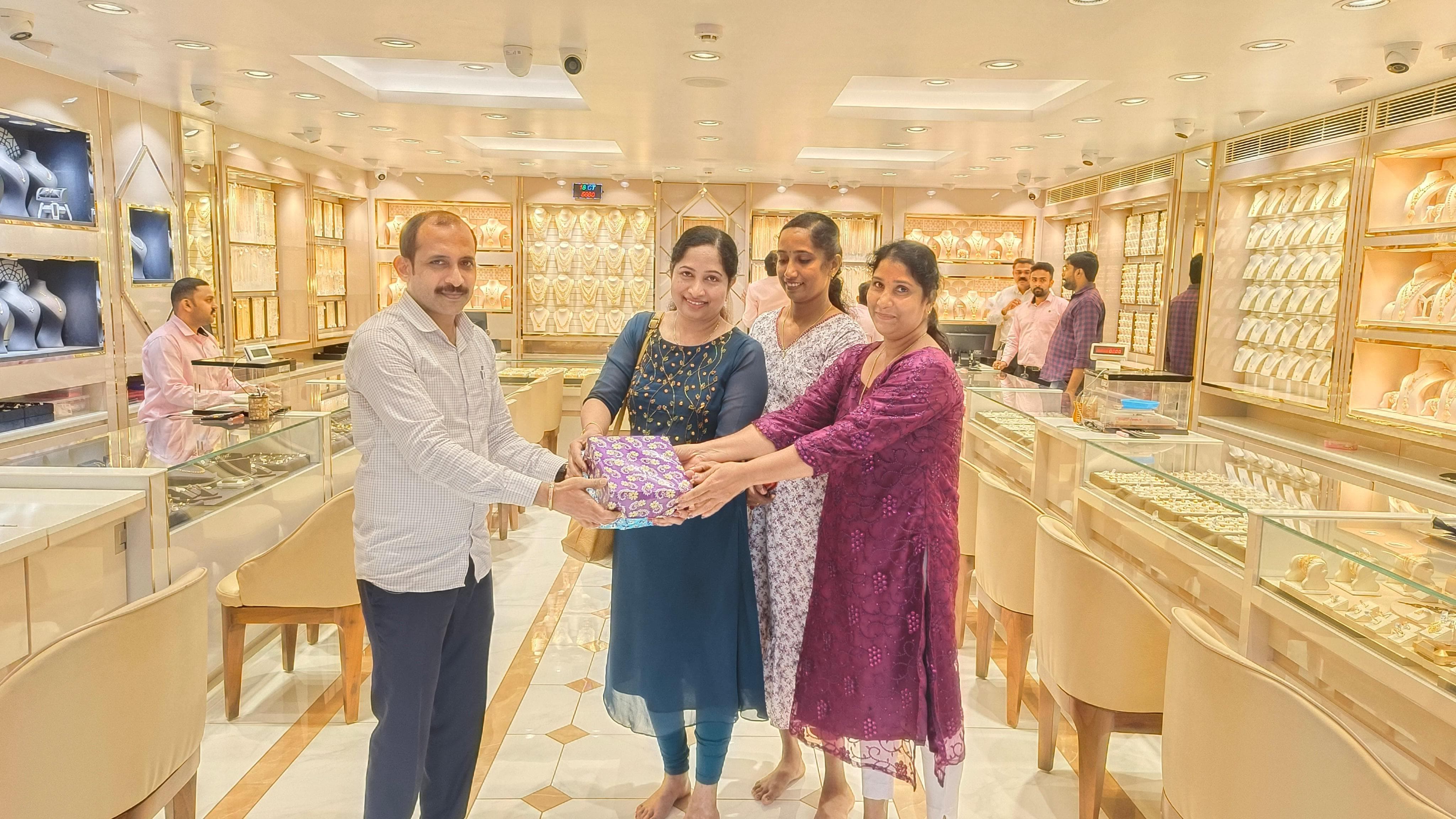 Navarathna Gold and Diamonds Jewellery